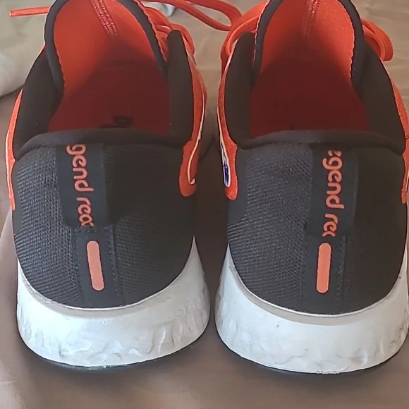 Running shoes - Picture 7 of 8